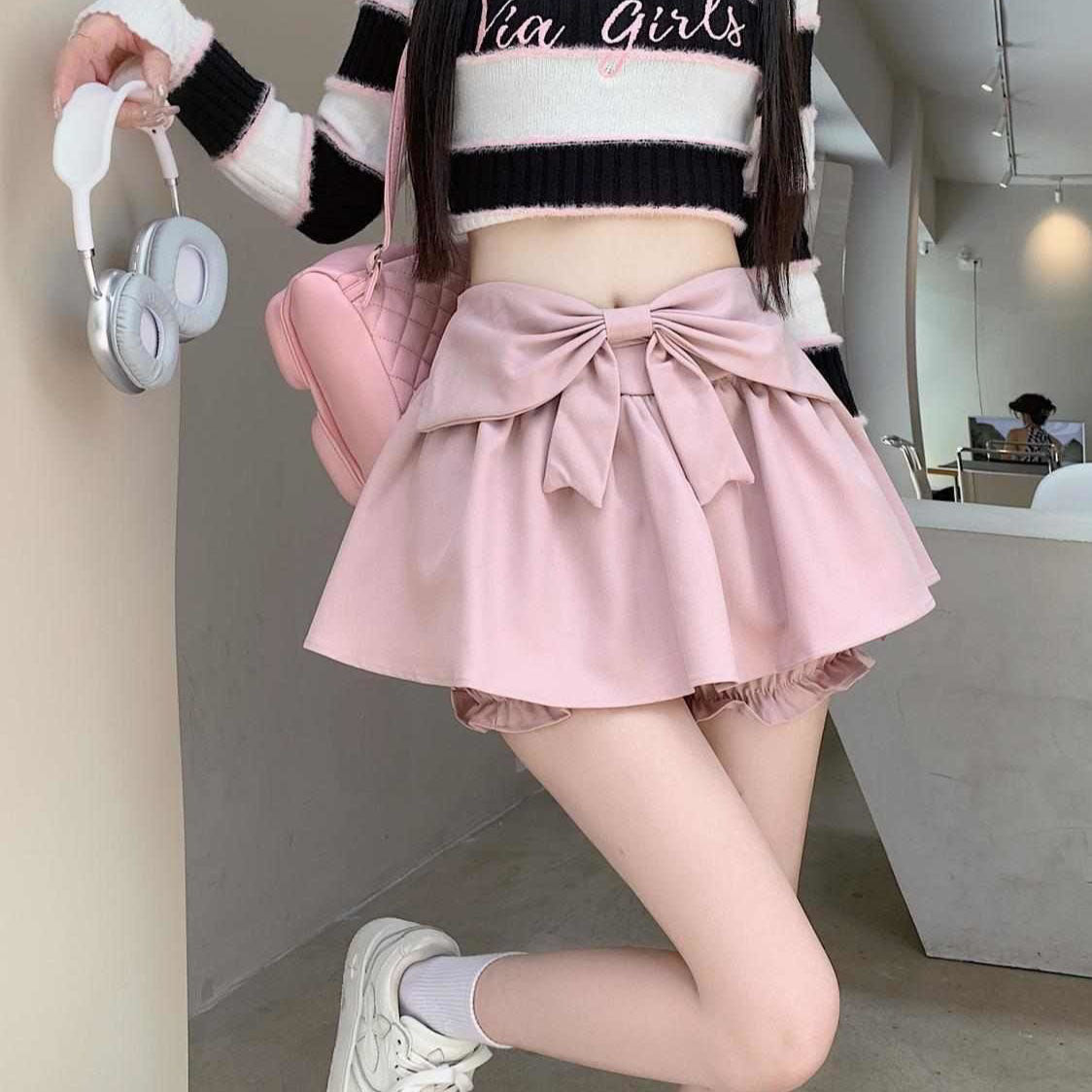 Femboy wear femboy puffy skirt with big bow